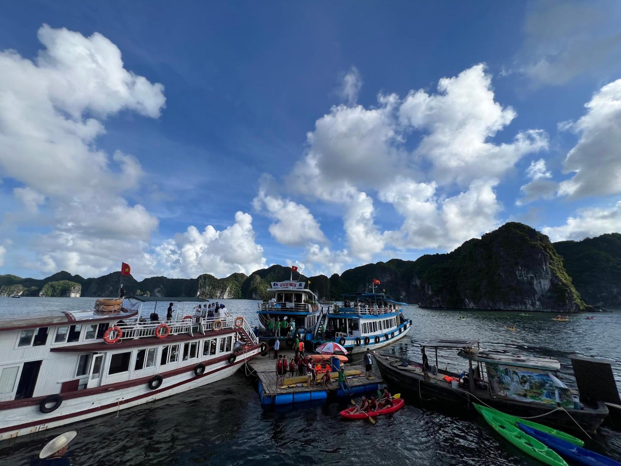 Mb Central Hotel Cat Ba Island Esterno foto