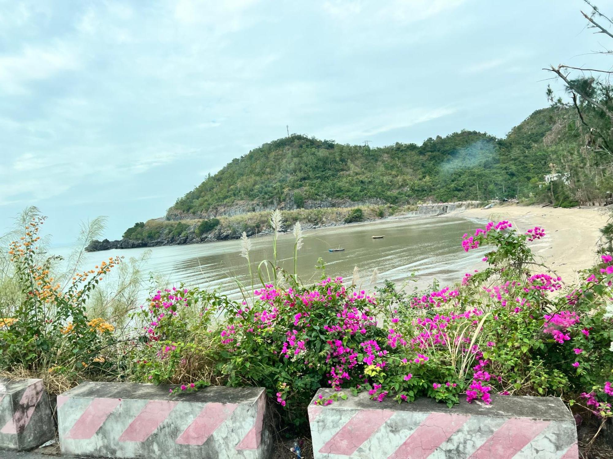 Mb Central Hotel Cat Ba Island Esterno foto