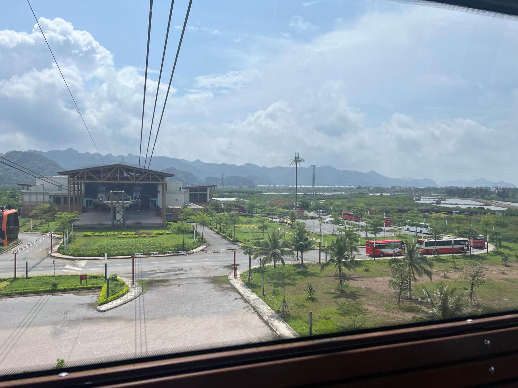 Mb Central Hotel Cat Ba Island Esterno foto