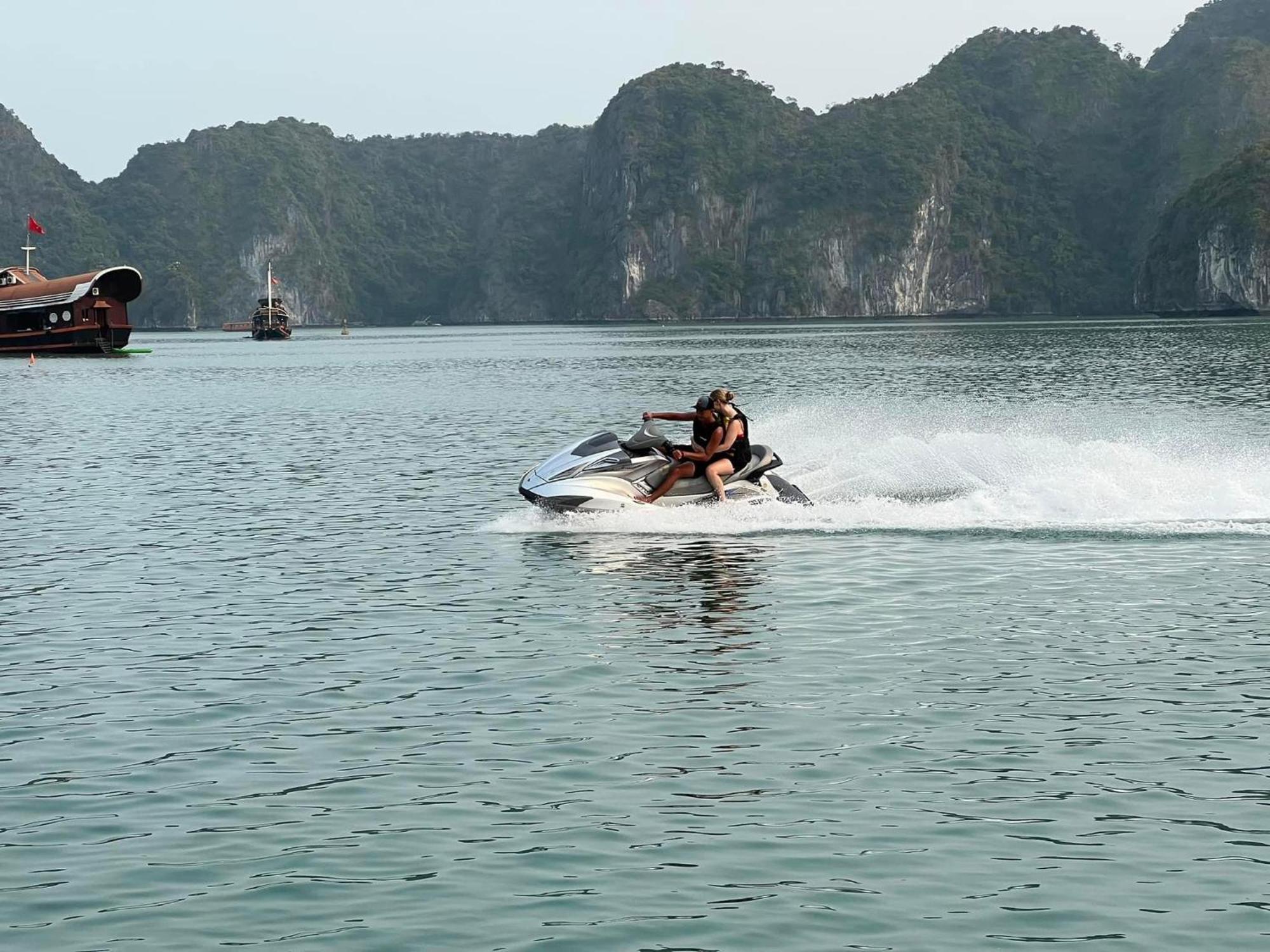 Mb Central Hotel Cat Ba Island Esterno foto